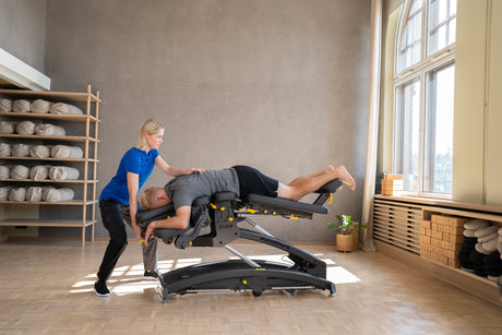 Sådan vælger du den rette behandlingsbriks: undgå arbejdsskader og giv patienten den bedste komfort