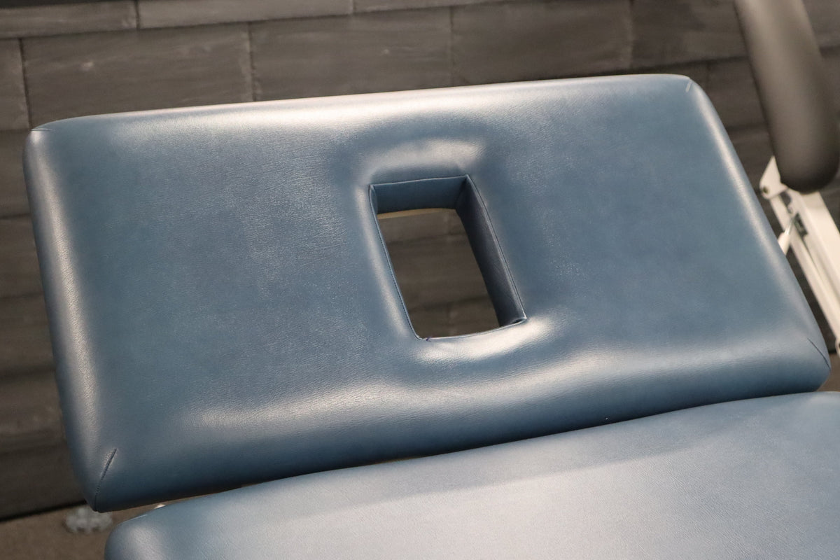 Masolet used massage table
